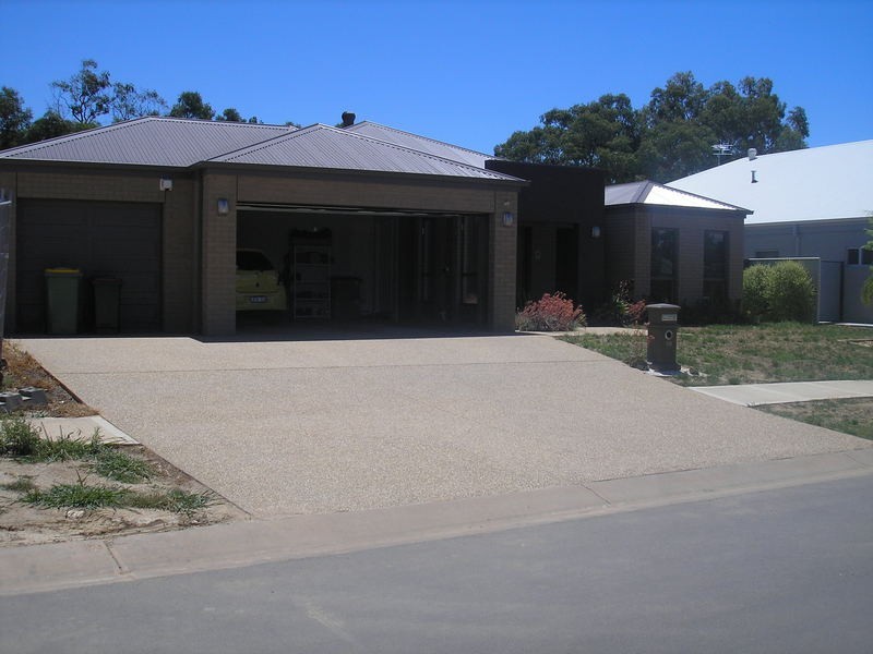 30 Golflinks Avenue, Wodonga VIC 3690