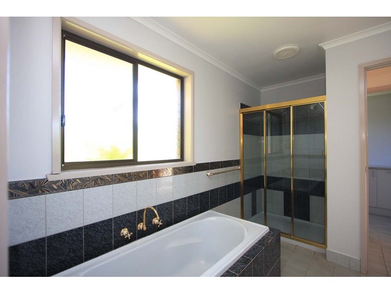 8 Fraser Court, Wodonga VIC 3690
