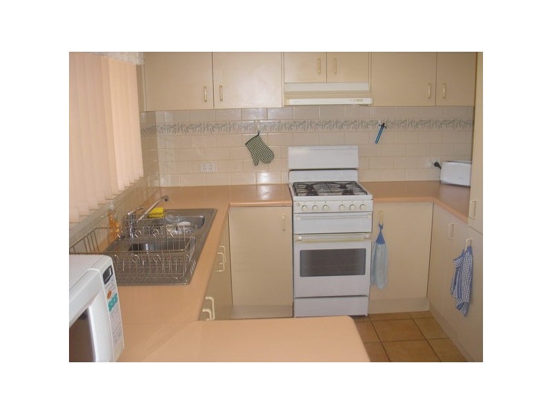 2/44 Kingfisher Drive, Wodonga VIC 3690