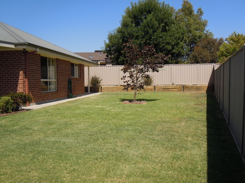 11 Ambrose Crescent, Wodonga VIC 3690