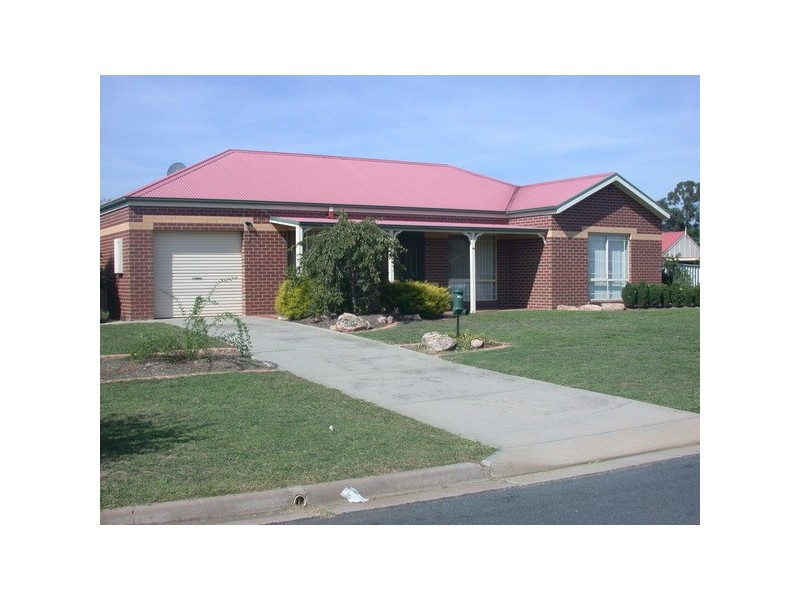 68 Mayfair Drive, Wodonga VIC 3690