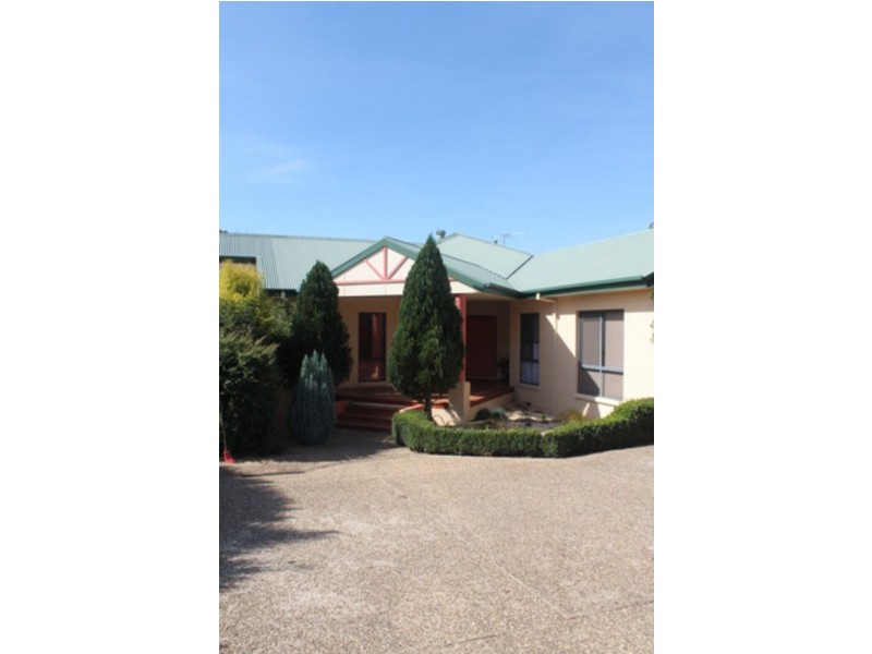 8 Ballara Drive, Wodonga VIC 3690