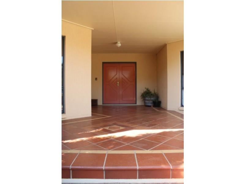 8 Ballara Drive, Wodonga VIC 3690