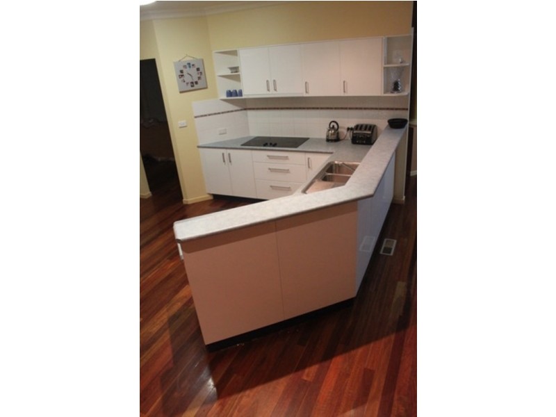 8 Ballara Drive, Wodonga VIC 3690