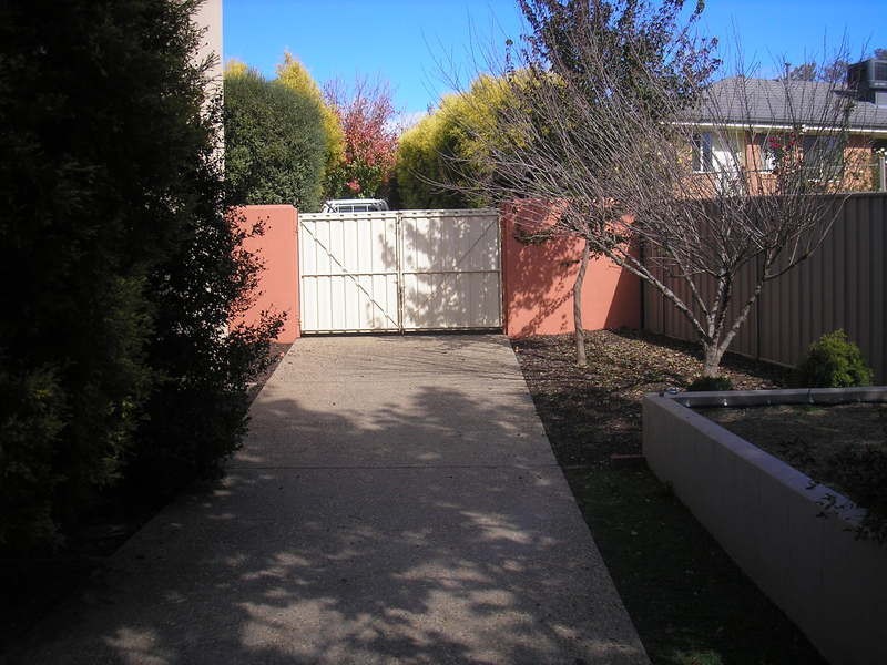 8 Ballara Drive, Wodonga VIC 3690