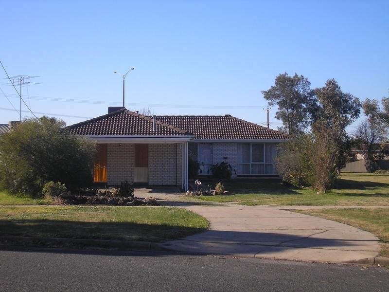 13 Garnet Circuit, Wodonga VIC 3690