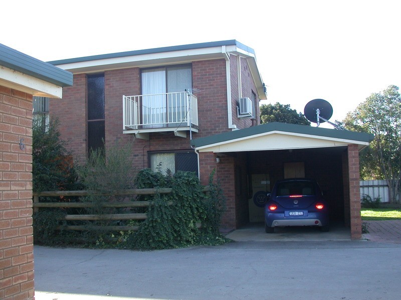 4/8 Magnolia Crescent, Wodonga VIC 3690