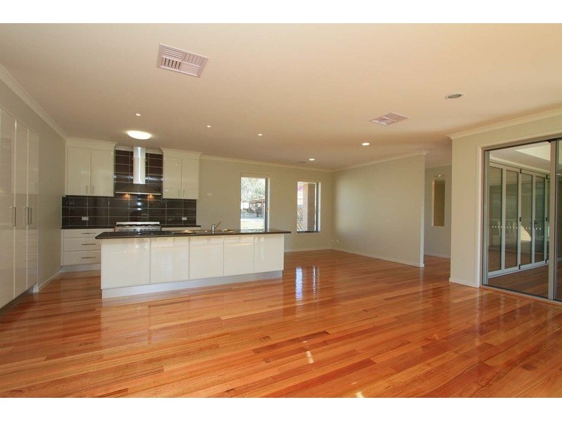 28 Birkdale Terrace, Wodonga VIC 3690