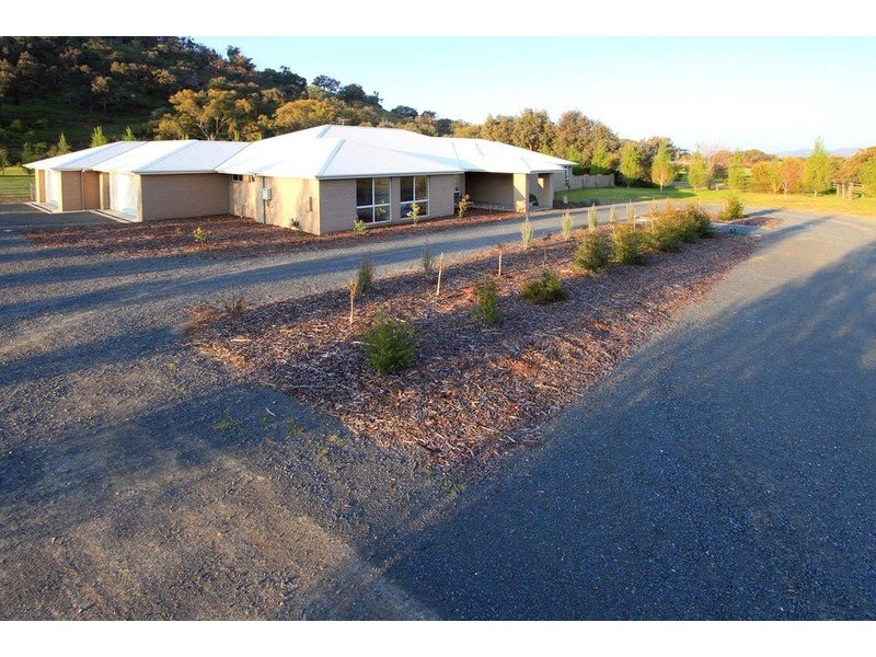 20 Lambourne Drive, Wodonga VIC 3690