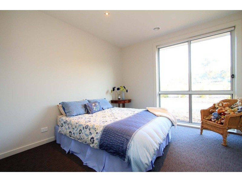20 Lambourne Drive, Wodonga VIC 3690