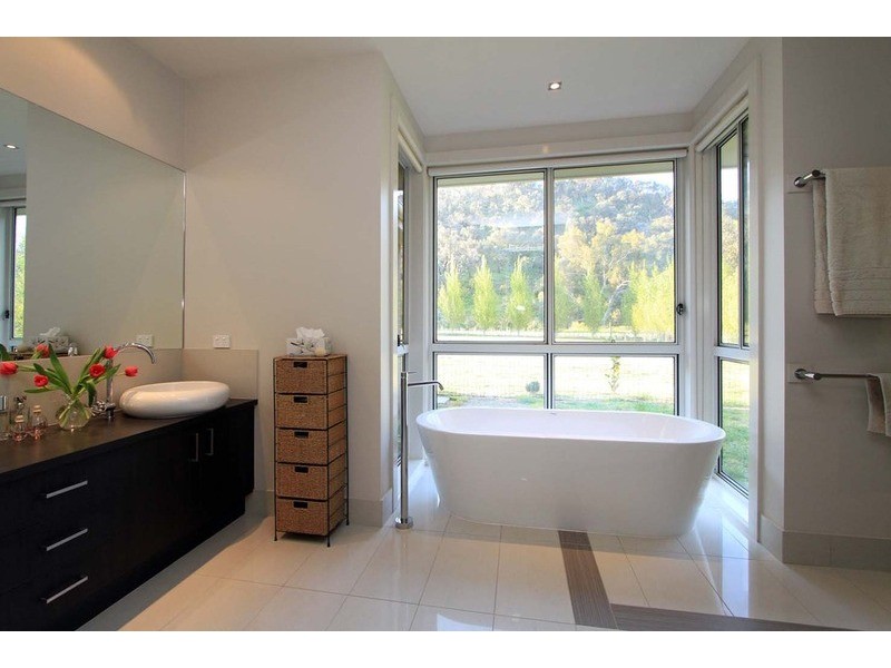 20 Lambourne Drive, Wodonga VIC 3690
