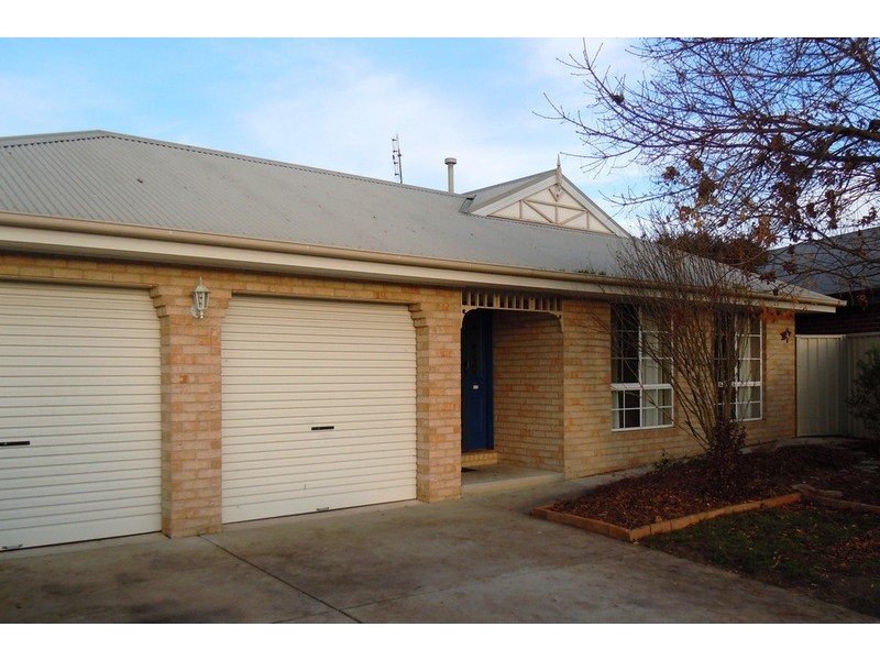 1A Oakmont Circuit, Wodonga VIC 3690