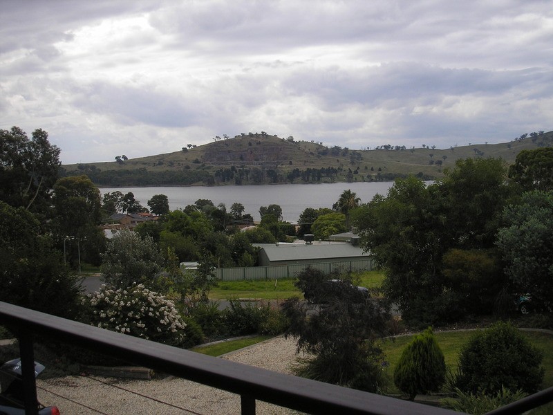 6 Elizabeth Drive, Bellbridge VIC 3691