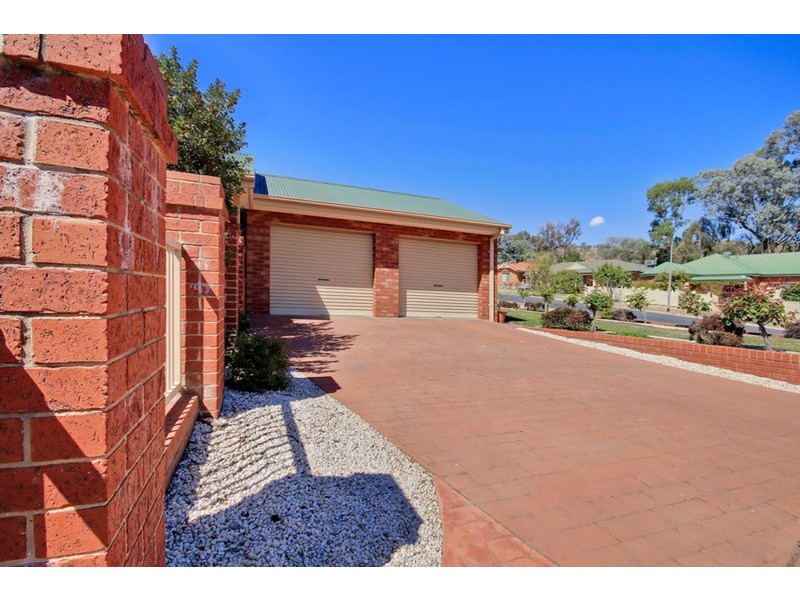 18 Mashie Way, West Wodonga VIC 3690