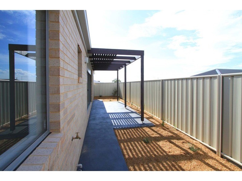 4/17 Thorneycroft Avenue, Wodonga VIC 3690