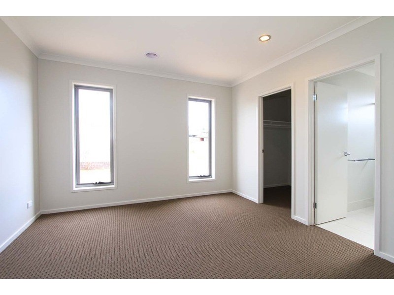 2/17 Thorneycroft Avenue, Wodonga VIC 3690