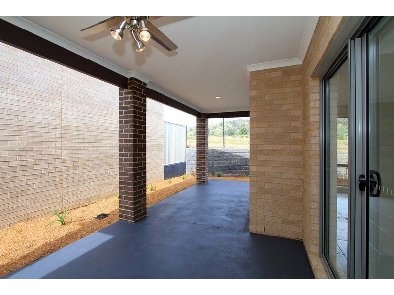 2/17 Thorneycroft Avenue, Wodonga VIC 3690