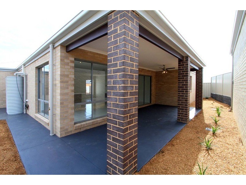 2/17 Thorneycroft Avenue, Wodonga VIC 3690