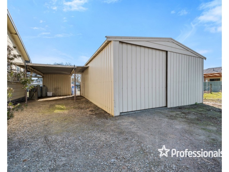 23 Albert Road, Chiltern VIC 3683