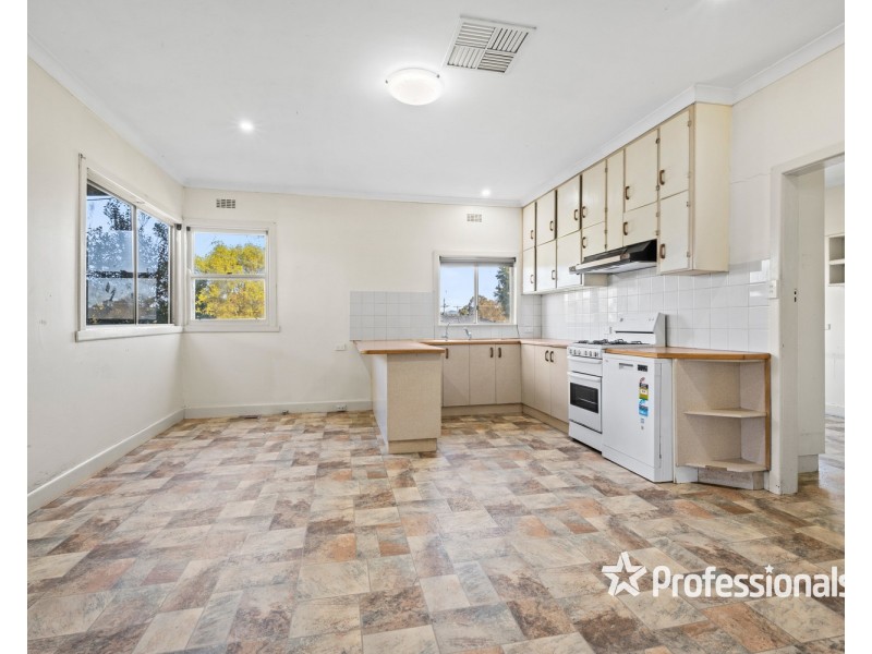 23 Albert Road, Chiltern VIC 3683