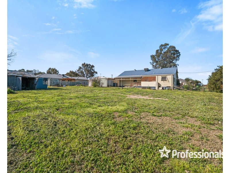 23 Albert Road, Chiltern VIC 3683
