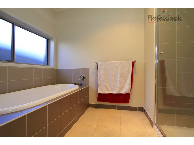 4 Grange Close, Wodonga VIC 3690