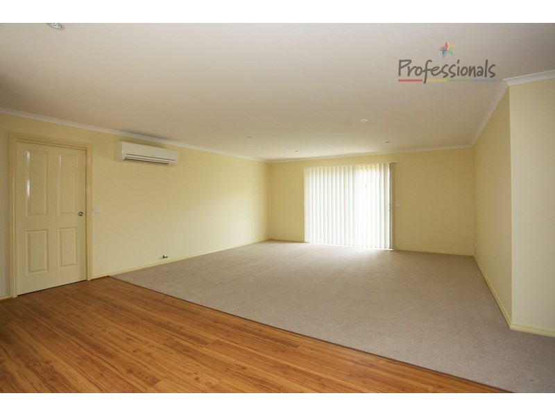 2/9 Wall Street, Chiltern VIC 3683