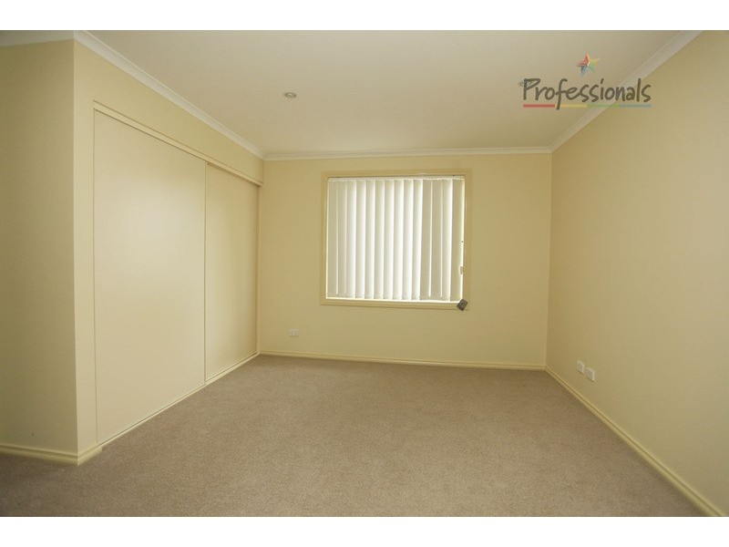 2/9 Wall Street, Chiltern VIC 3683