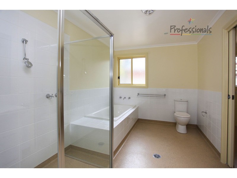 2/9 Wall Street, Chiltern VIC 3683