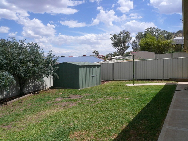 17 Carnoustie Drive, Wodonga VIC 3690