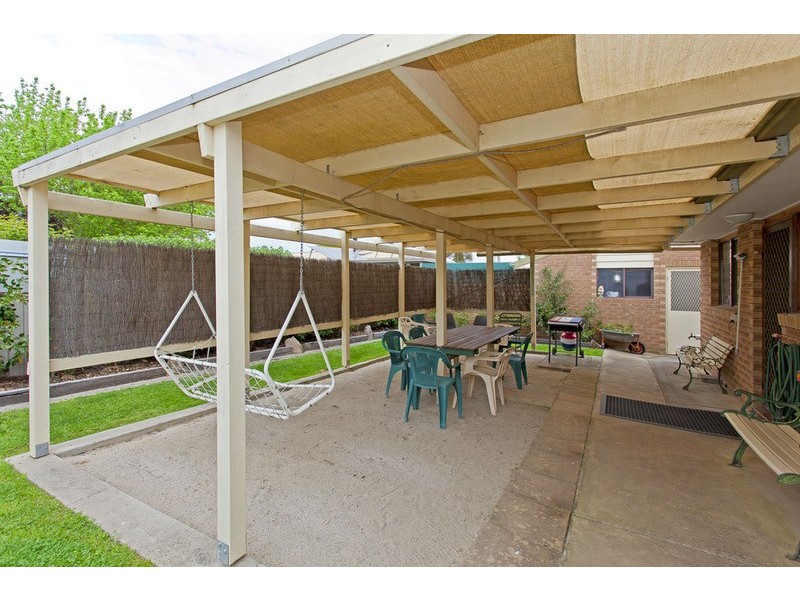 2/6 Skerry Street, Chiltern VIC 3683