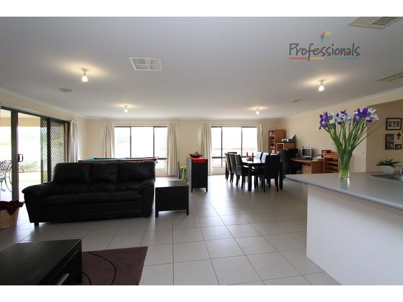 3 Whiteley Circuit, Baranduda VIC 3691