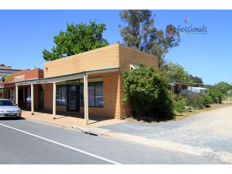24 Conness Street, Chiltern VIC 3683