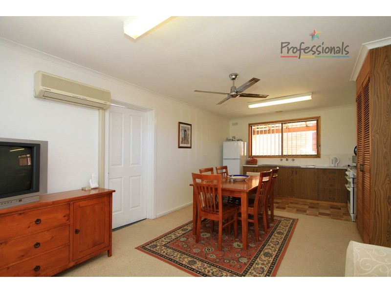 24 Conness Street, Chiltern VIC 3683