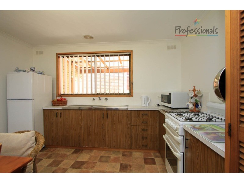 24 Conness Street, Chiltern VIC 3683