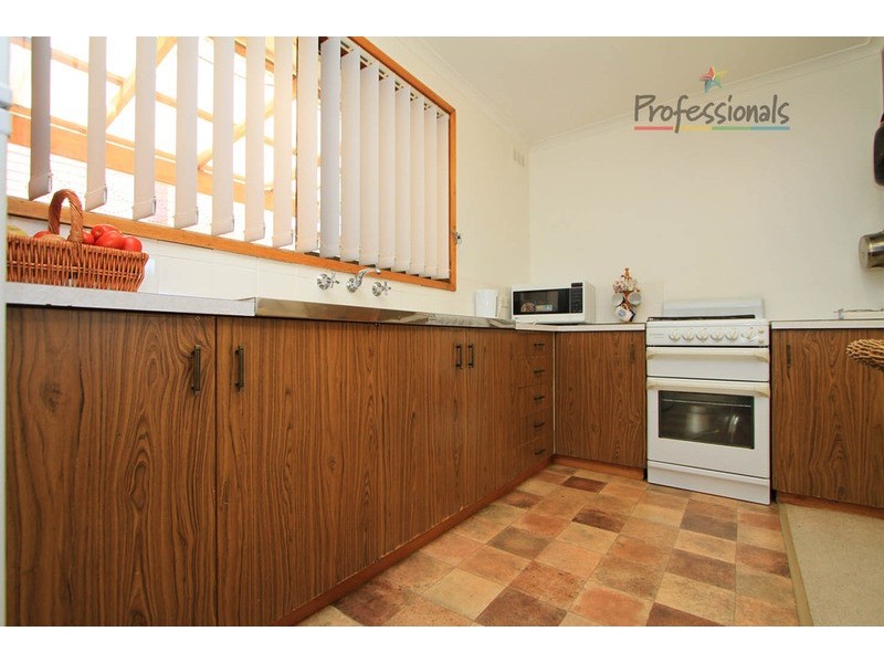 24 Conness Street, Chiltern VIC 3683