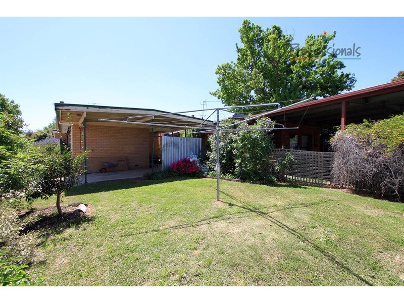 24 Conness Street, Chiltern VIC 3683