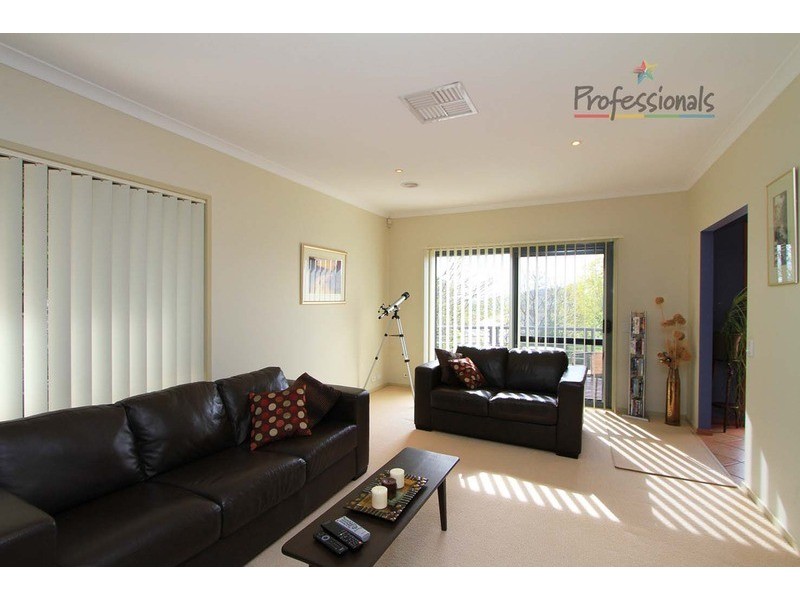 2 The Court, Wodonga VIC 3690
