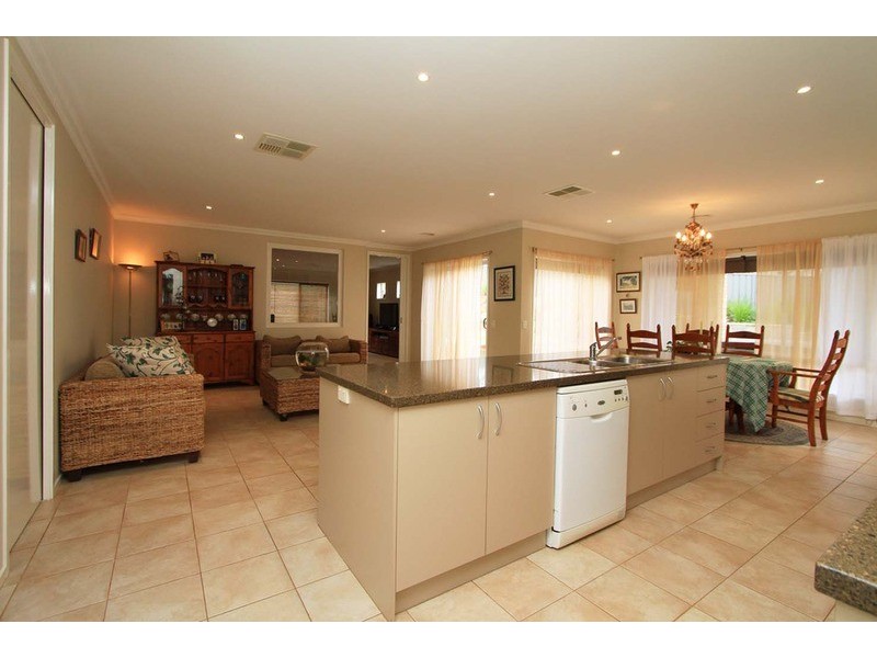 68 Firestone  Way, Wodonga VIC 3690