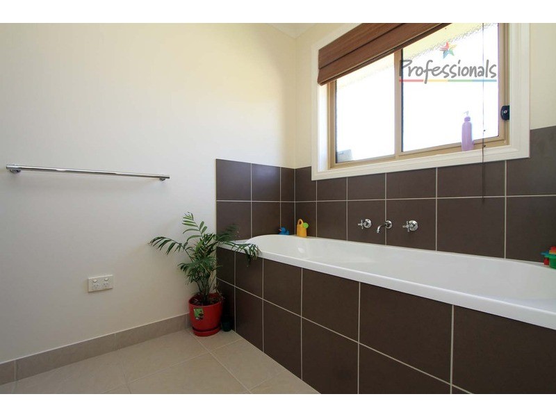 3481 Murray valley Highway, Bonegilla VIC 3691