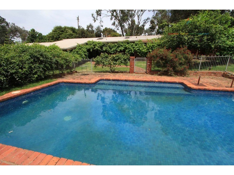 1 Ford  Court, Baranduda VIC 3691