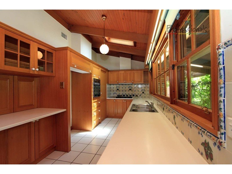 1 Ford  Court, Baranduda VIC 3691