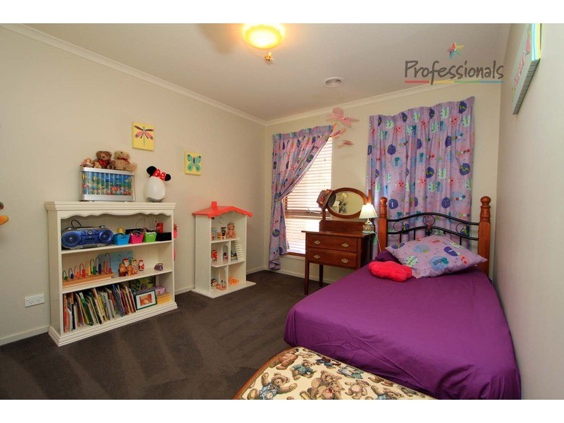 9 Murra  Court, Kiewa VIC 3691