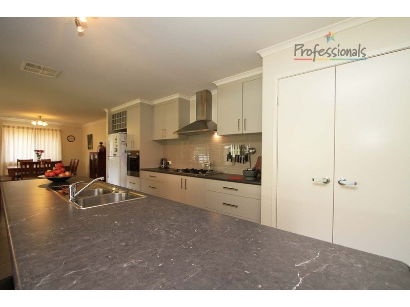 9 Murra  Court, Kiewa VIC 3691