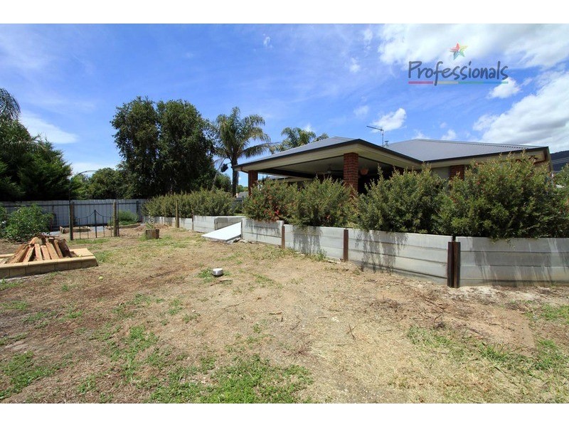 9 Murra  Court, Kiewa VIC 3691