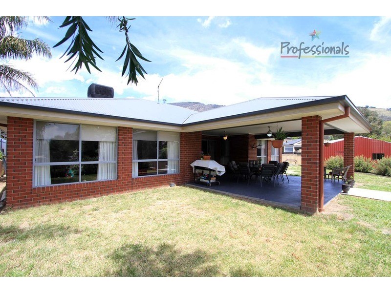 9 Murra  Court, Kiewa VIC 3691