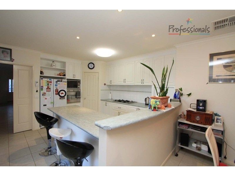 27 Howards Road, Baranduda VIC 3691