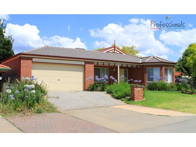 11 Basil Court, Baranduda VIC 3691