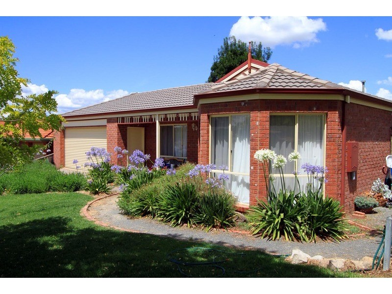 11 Basil Court, Baranduda VIC 3691