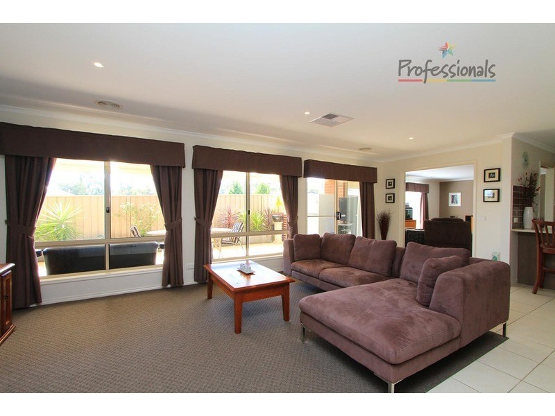 27 Valerian Terrace, Baranduda VIC 3691
